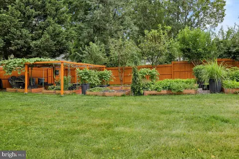 Exterior - 307 Bard Ave, Reading, PA 19608 photo 8 of 13