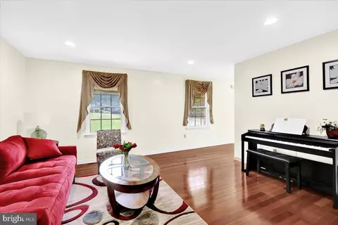 Living - 307 Bard Ave, Reading, PA 19608 photo 1 of 4