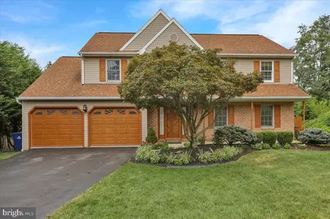 Exterior - 307 Bard Ave, Reading, PA 19608 photo 5 of 13