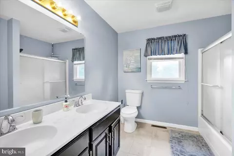 Bath - 307 Bard Ave, Reading, PA 19608 photo 1 of 3