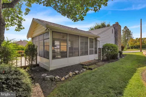 320 Pennsylvania Ave, Shillington, PA 19607 photo 4