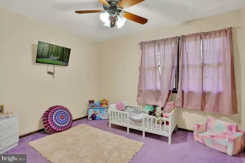 Bedroom - 1542 Welsh Rd, Reading, PA 19607 photo 3 of 6