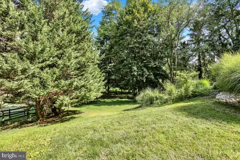 Exterior - 1542 Welsh Rd, Reading, PA 19607 photo 8 of 11