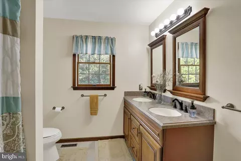 Bath - 1542 Welsh Rd, Reading, PA 19607 photo 5 of 5