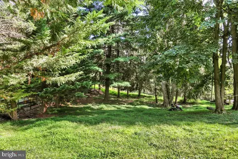 Exterior - 1542 Welsh Rd, Reading, PA 19607 photo 11 of 11