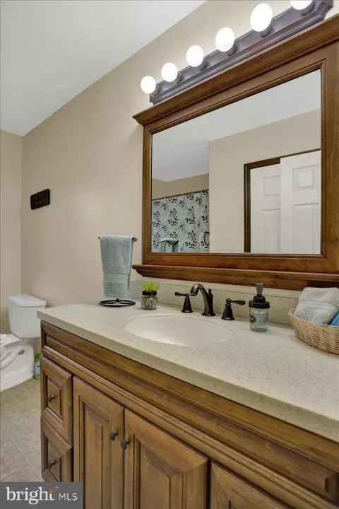 Bath - 1542 Welsh Rd, Reading, PA 19607 photo 4 of 5