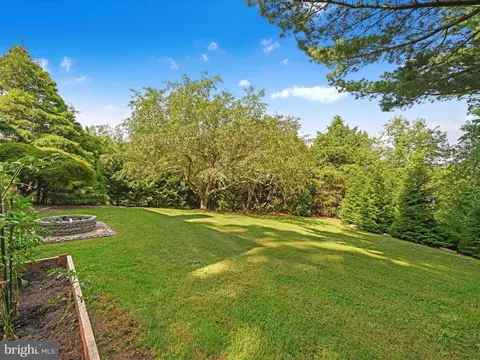 Exterior - 23 Eagle Ln, Reading, PA 19607 photo 7 of 9