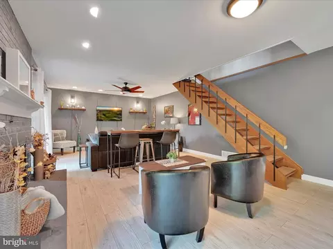 Living - 23 Eagle Ln, Reading, PA 19607 photo 3 of 4