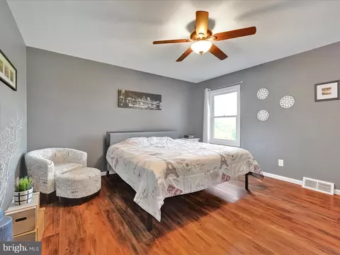 Bedroom - 23 Eagle Ln, Reading, PA 19607 photo 4 of 9