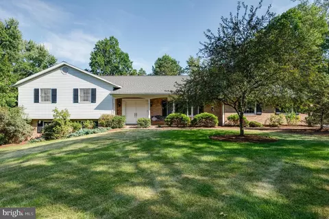 208 Imperial Dr, Mohnton, PA 19540