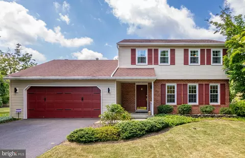 100 Mesa Dr, Sinking Spring, PA 19608