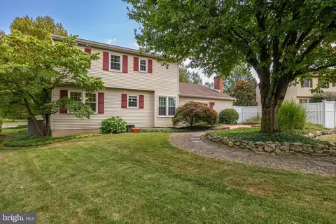 Exterior - 100 Mesa Dr, Sinking Spring, PA 19608 photo 6 of 9