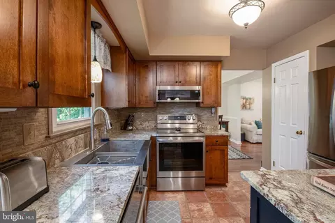 Kitchen - 100 Mesa Dr, Sinking Spring, PA 19608 photo 2 of 4