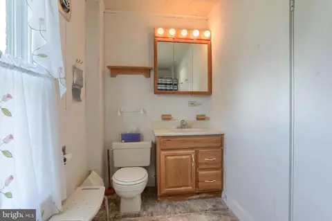 Bath - 13 Montello Rd, Reading, PA 19608 photo 4 of 6