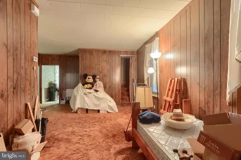 Entry Way - 13 Montello Rd, Reading, PA 19608 photo 3 of 7