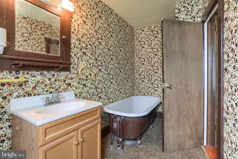 Bath - 13 Montello Rd, Reading, PA 19608 photo 6 of 6