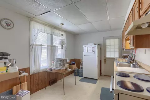 Kitchen - 13 Montello Rd, Reading, PA 19608 photo 2 of 5
