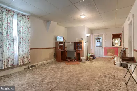 Living - 13 Montello Rd, Reading, PA 19608 photo 1 of 2