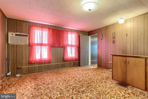Living - 13 Montello Rd, Reading, PA 19608 photo 2 of 2