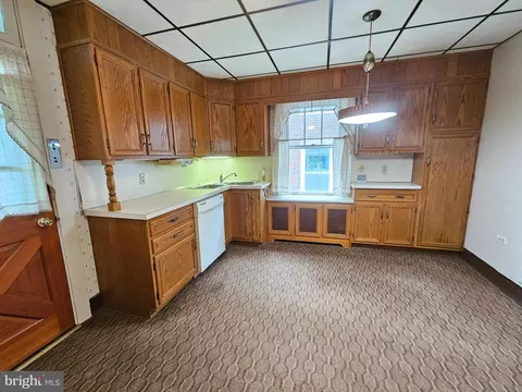 Kitchen - 406 State St, Reading, PA 19607 photo 2 of 2