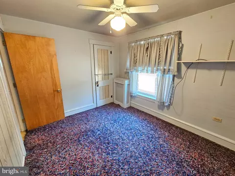Bedroom - 406 State St, Reading, PA 19607 photo 2 of 3