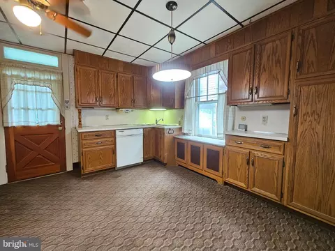 Kitchen - 406 State St, Reading, PA 19607 photo 1 of 2