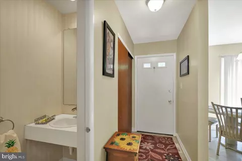 198 Oakmont Ct, Reading, PA 19607 photo 3