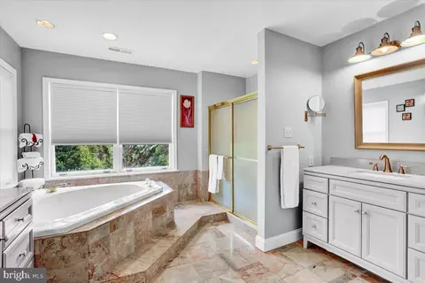 Bath - 878 Freemansville Rd, Reading, PA 19607 photo 4 of 7