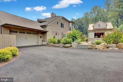 Exterior - 878 Freemansville Rd, Reading, PA 19607 photo 7 of 34