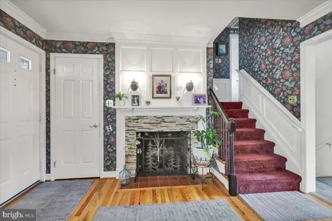 Entry Way - 2408 Laurel Rd, Reading, PA 19609 photo 1 of 2