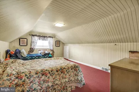 Bedroom - 2408 Laurel Rd, Reading, PA 19609 photo 6 of 7