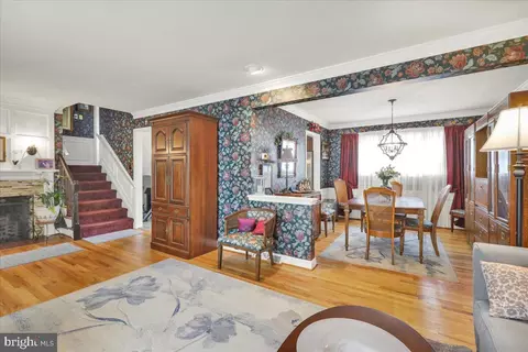 Entry Way - 2408 Laurel Rd, Reading, PA 19609 photo 2 of 2