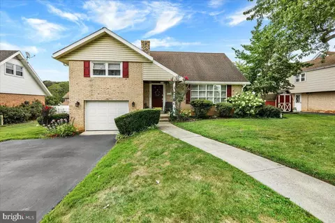 2408 Laurel Rd, Reading, PA 19609