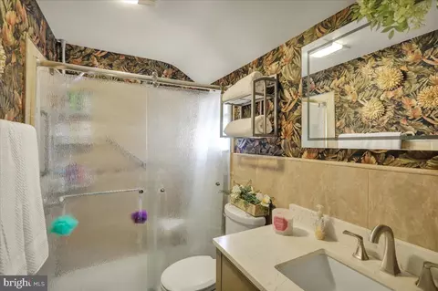 Bath - 2408 Laurel Rd, Reading, PA 19609 photo 1 of 2