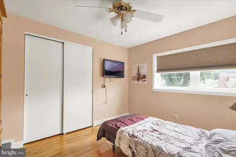 Bedroom - 2408 Laurel Rd, Reading, PA 19609 photo 4 of 7