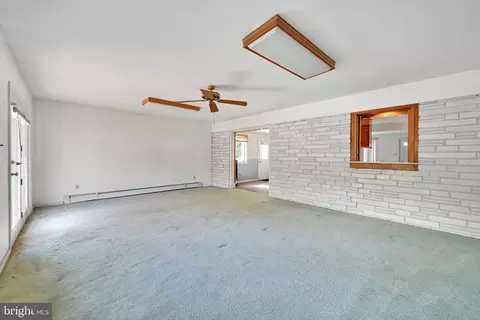 Living - 322 Morrison Rd, Reading, PA 19601 photo 4 of 4
