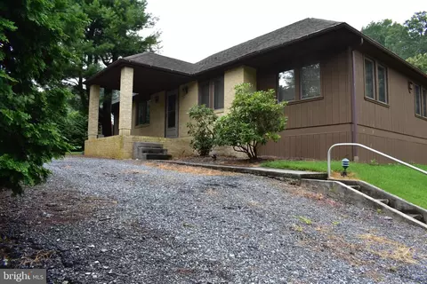 62 Skyline Dr, Reading, PA 19606