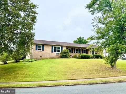 320-322 S Griffith Dr, Douglassville, PA 19518