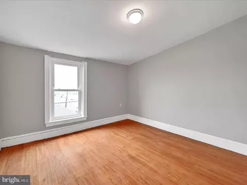 Bedroom - 465 W Oley St, Reading, PA 19601 photo 5 of 6