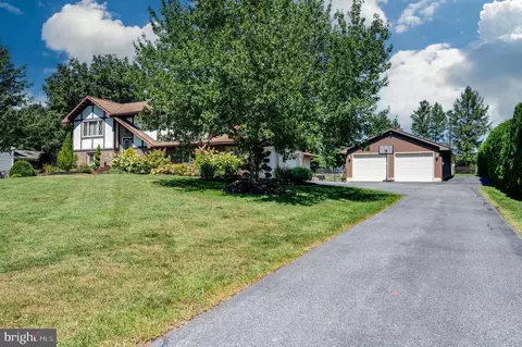 619 Mull Ave, Leesport, PA 19533
