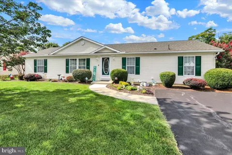 106 Allison Pl, Blandon, PA 19510