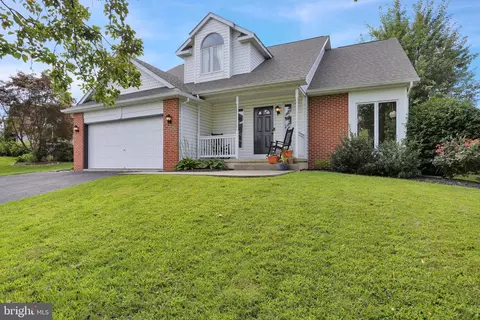 106 Hill Rd, Blandon, PA 19510