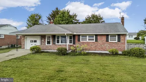 102 N Elm St, Robesonia, PA 19551