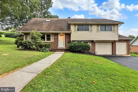 502 Kutz Ct, Reading, PA 19609