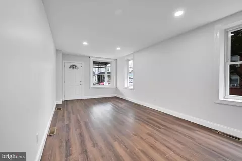 Entry Way - 3964 Penn Ave, Sinking Spring, PA 19608 photo 1 of 6