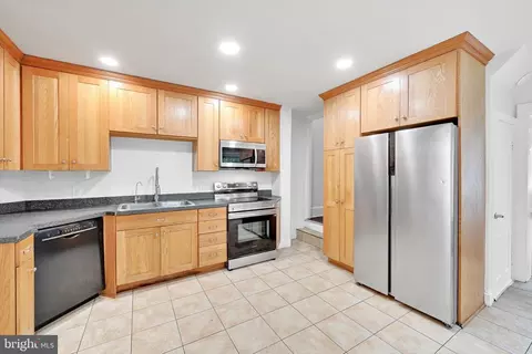 Kitchen - 3964 Penn Ave, Sinking Spring, PA 19608 photo 2 of 2