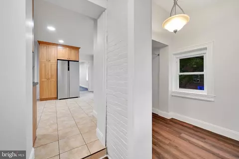 Entry Way - 3964 Penn Ave, Sinking Spring, PA 19608 photo 3 of 6