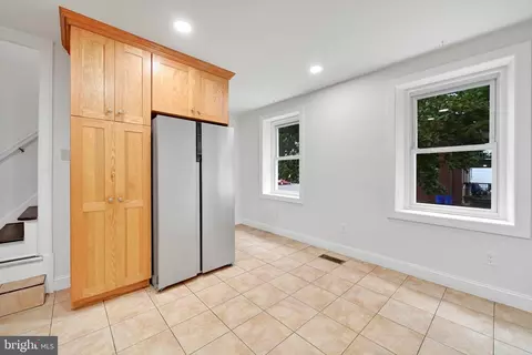 Entry Way - 3964 Penn Ave, Sinking Spring, PA 19608 photo 2 of 6