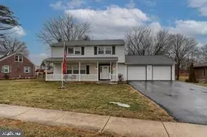 221 Lincoln Dr, Wernersville, PA 19565