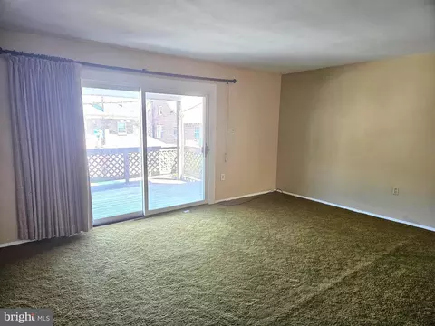 Living - 19 Hilbert Ct, Reading, PA 19606 photo 1 of 3